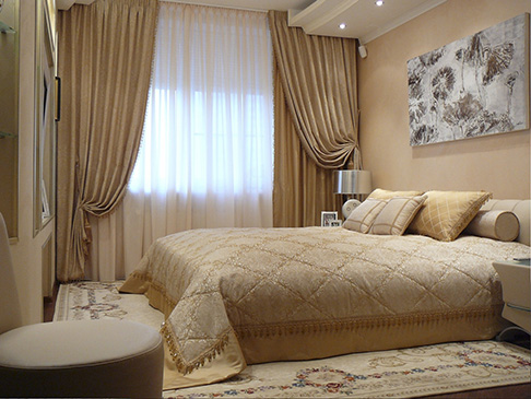 Красивые гардины для спальни: лучшие фото в интерьере